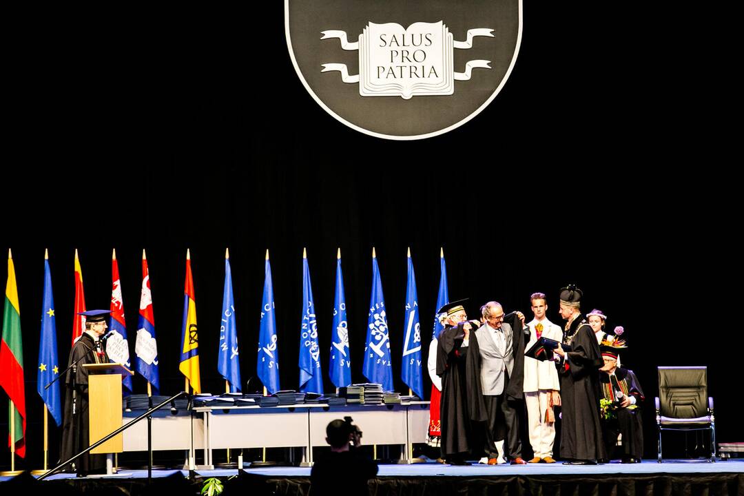 LSMU diplomų įteikimas