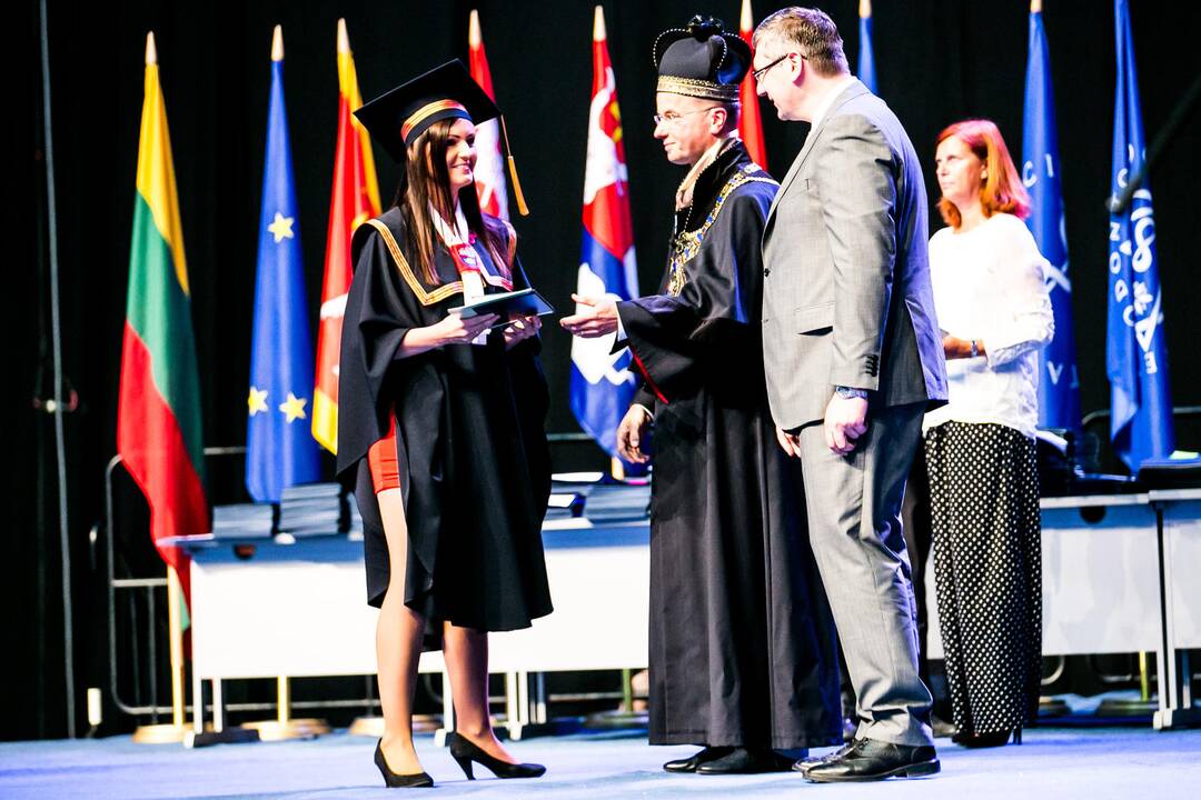 LSMU diplomų įteikimas
