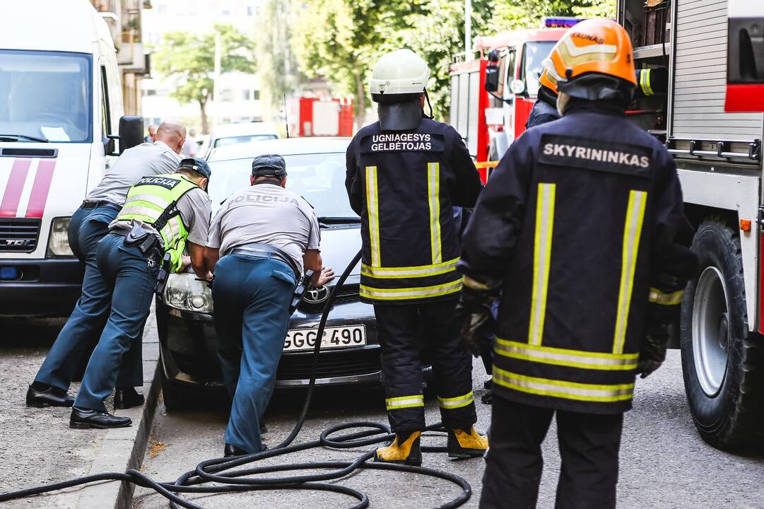 Kaune degė odontologijos kabinetas