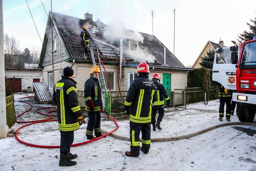 Vilijampolėje degė gyvenamasis namas