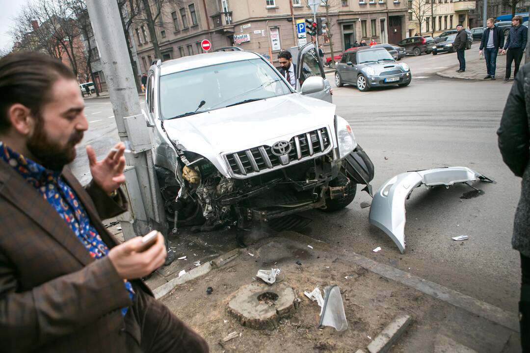 Avarija Kęstučio ir Maironio gatvių sankryžoje