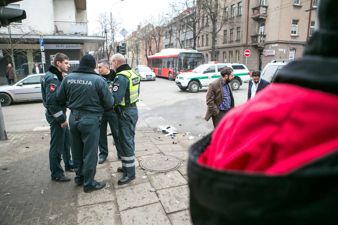 Avarija Kęstučio ir Maironio gatvių sankryžoje