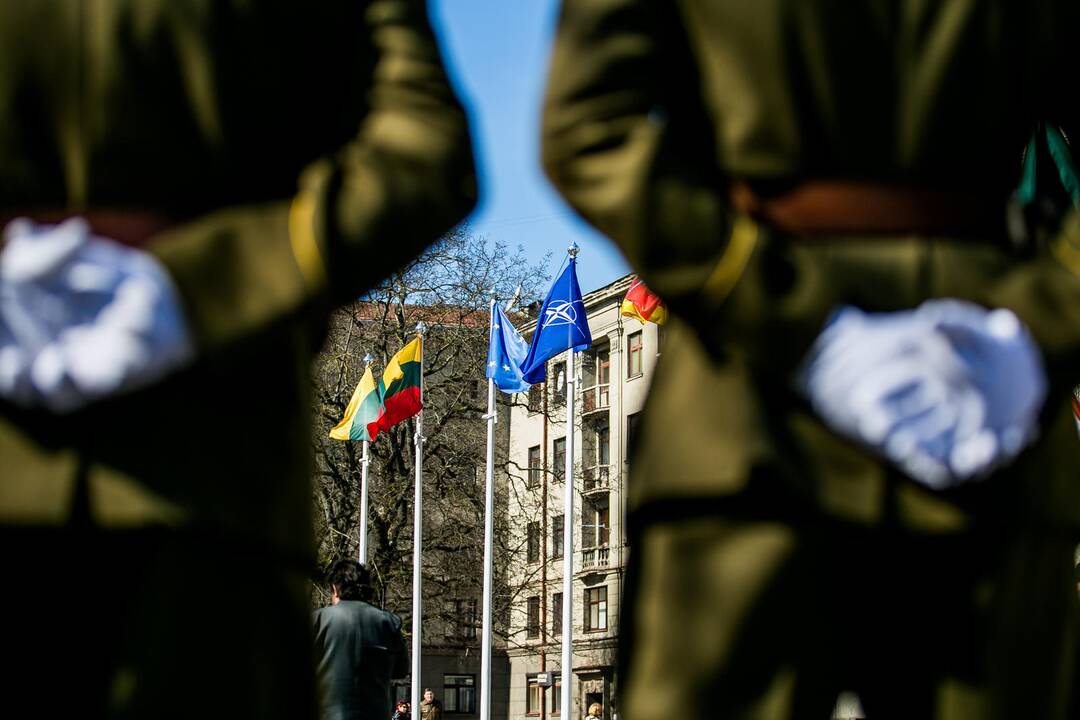 NATO vėliavos pakėlimo ceremonija Kaune