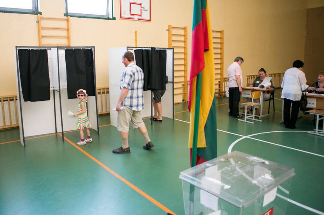 Kauniečiai balsuoja prezidento ir EP rinkimuose