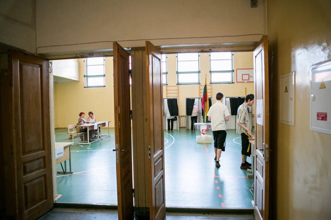 Kauniečiai balsuoja prezidento ir EP rinkimuose