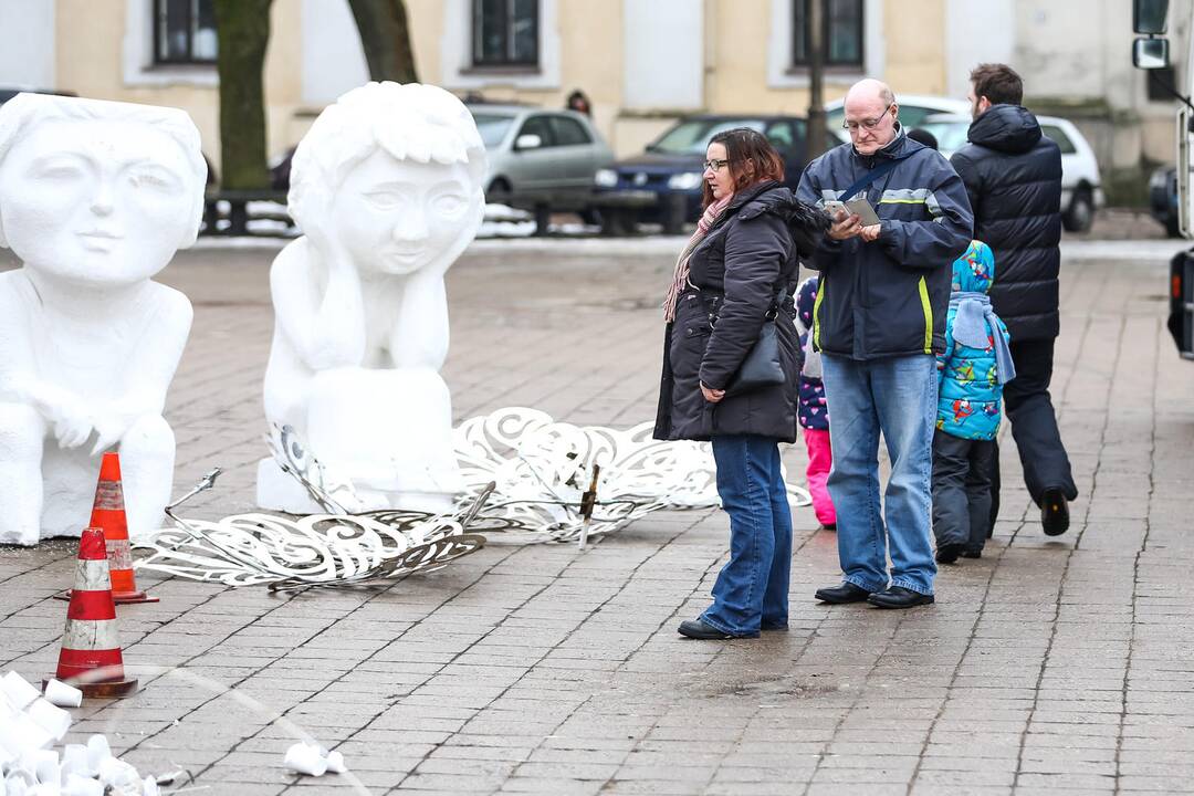 Ardoma debesų eglė