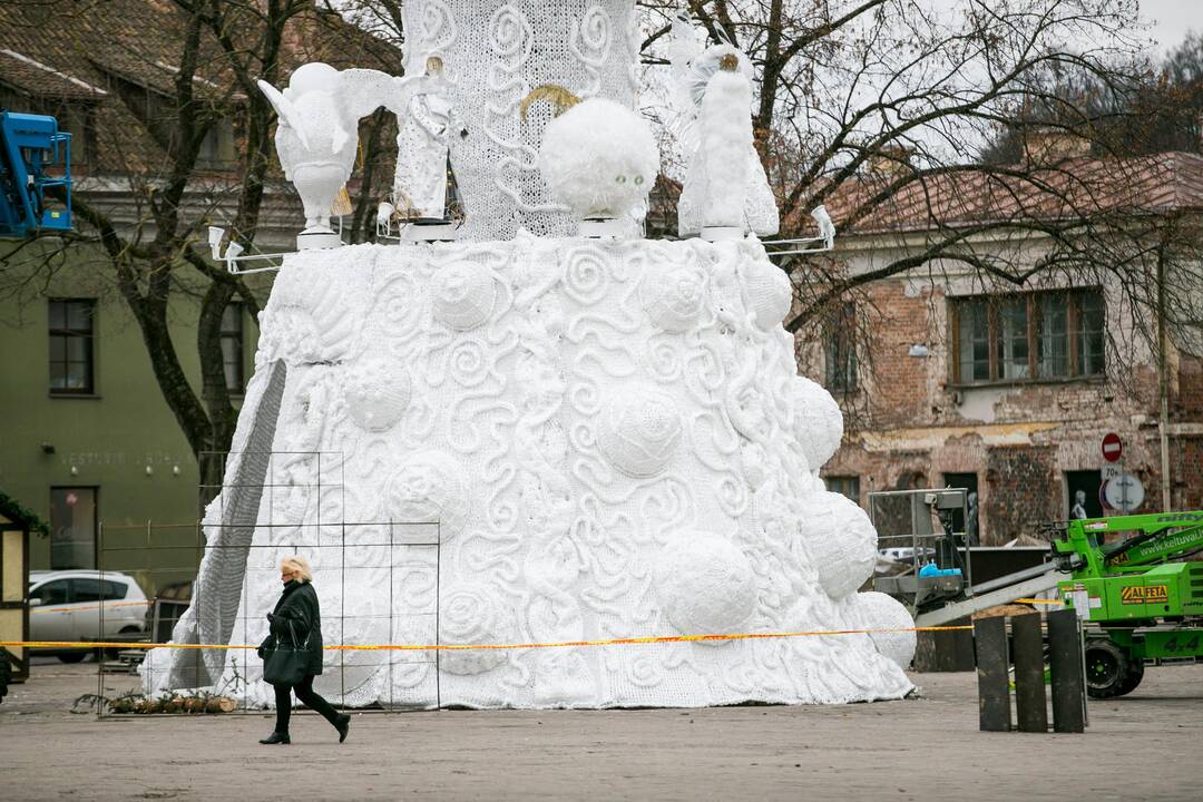 Kauno eglė papuošta angelais
