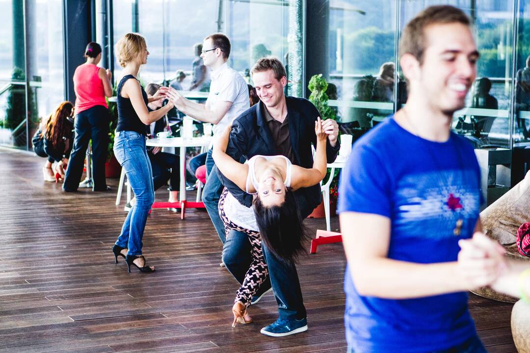 Salsa ir Latino vakarėlis "Žalgirio" arenos terasoje