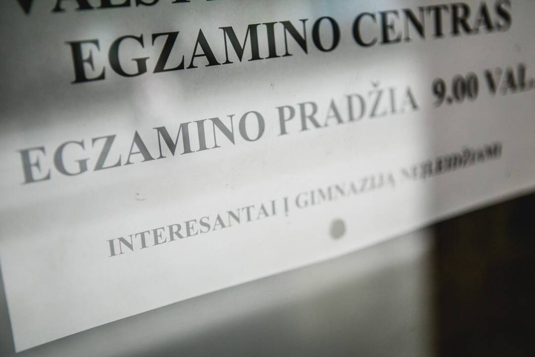 Abiturientai laikė lietuvių k. ir literatūros egzaminą