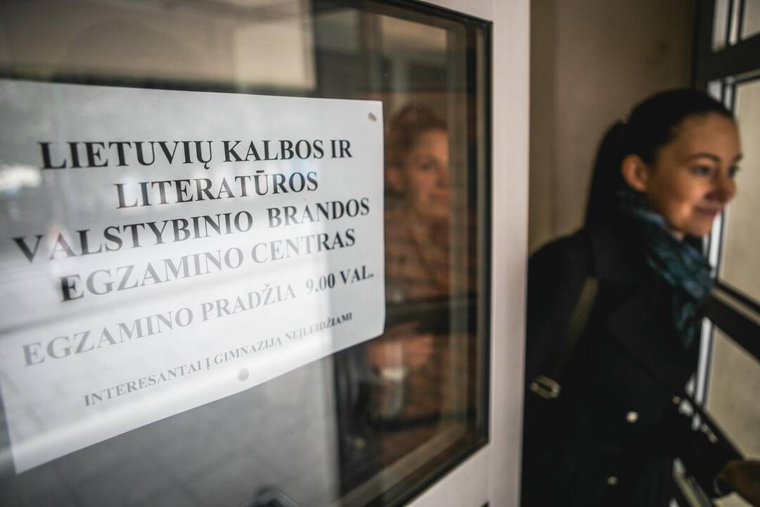 Abiturientai laikė lietuvių k. ir literatūros egzaminą
