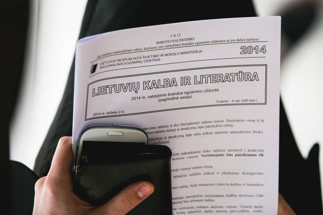 Abiturientai laikė lietuvių k. ir literatūros egzaminą