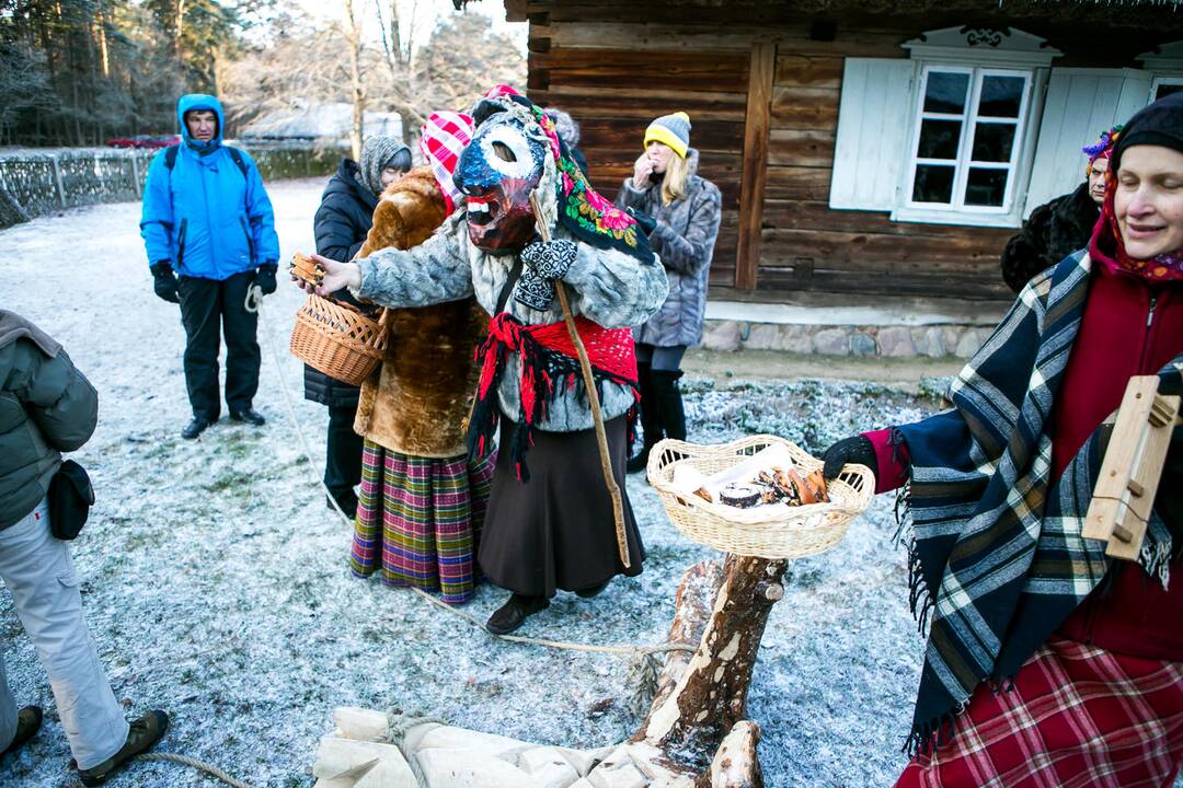 Kalėdinio blukio deginimas Rumšiškėse