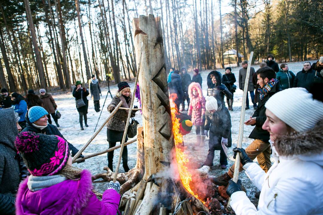 Kalėdinio blukio deginimas Rumšiškėse