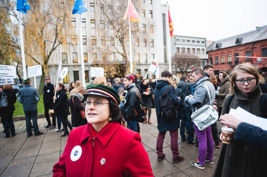 Jaunimo protestas prieš naktinius alkoholio prekybos taškus