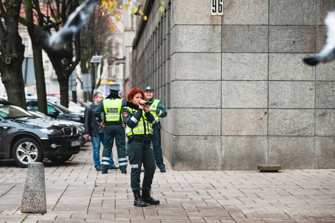 Jaunimo protestas prieš naktinius alkoholio prekybos taškus