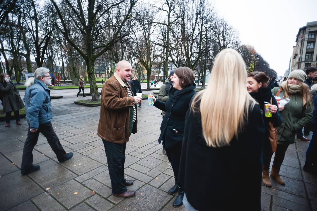 Jaunimo protestas prieš naktinius alkoholio prekybos taškus
