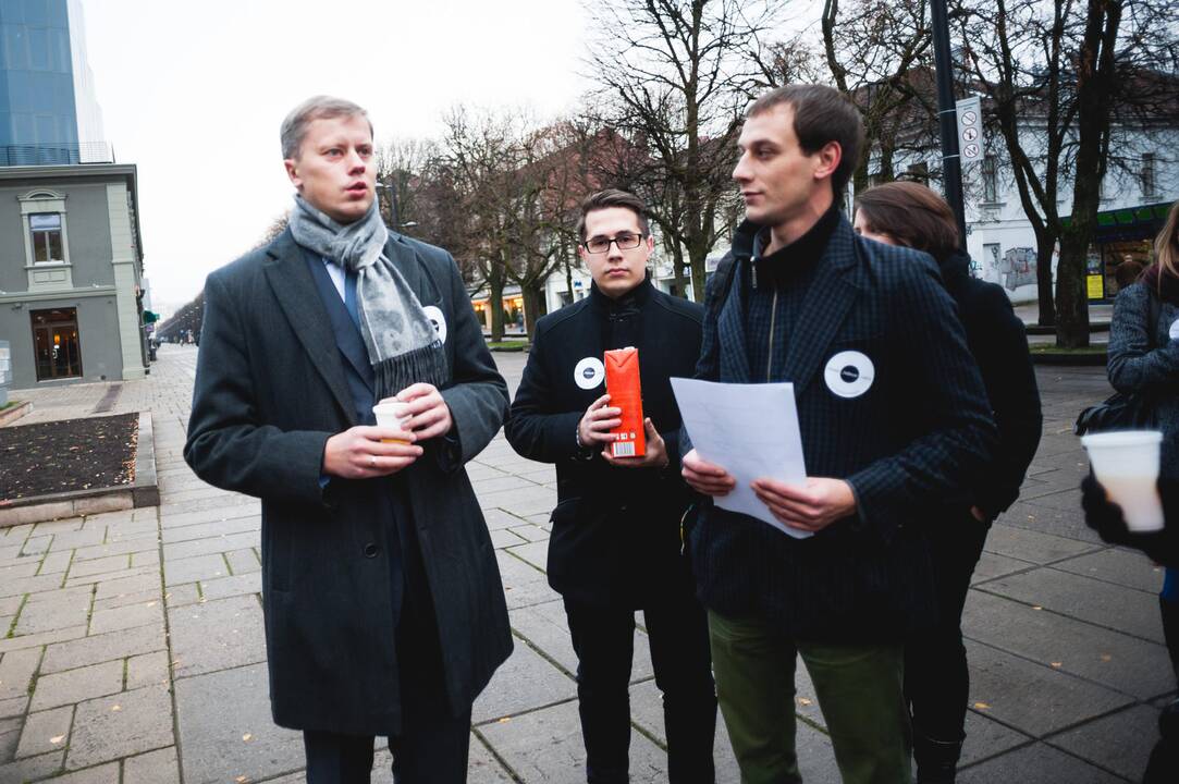 Jaunimo protestas prieš naktinius alkoholio prekybos taškus