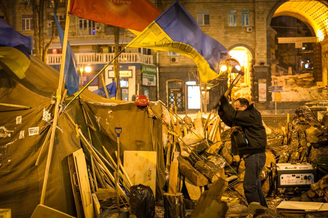 Maidane plevėsuoja ir Lietuvos trispalvė