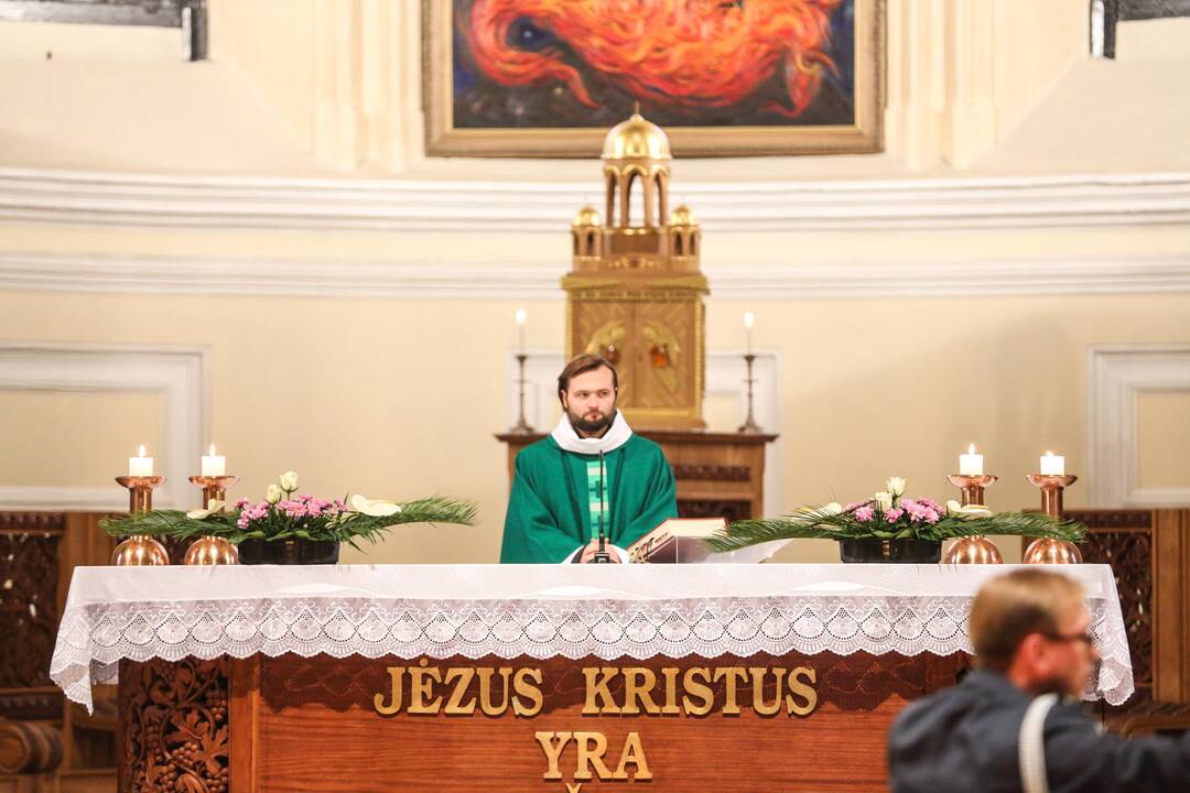 Per mišias uždegta 218 žvakių už žuvusius kelyje
