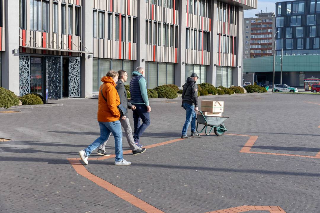 Piketas prieš karjerą Pakarklės miške