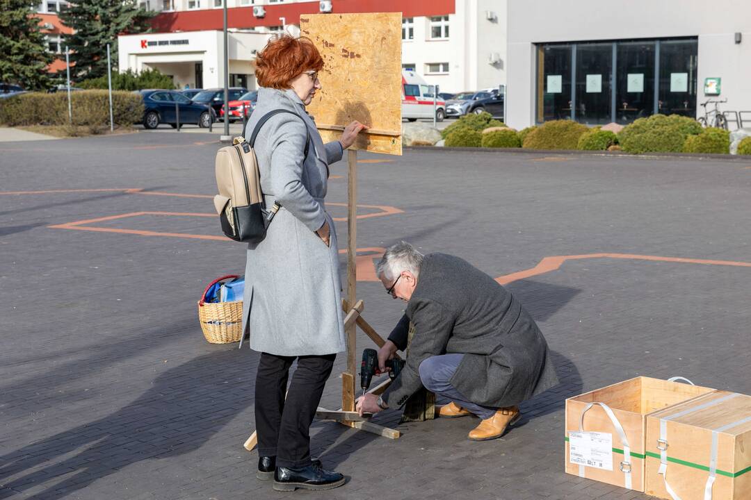 Piketas prieš karjerą Pakarklės miške