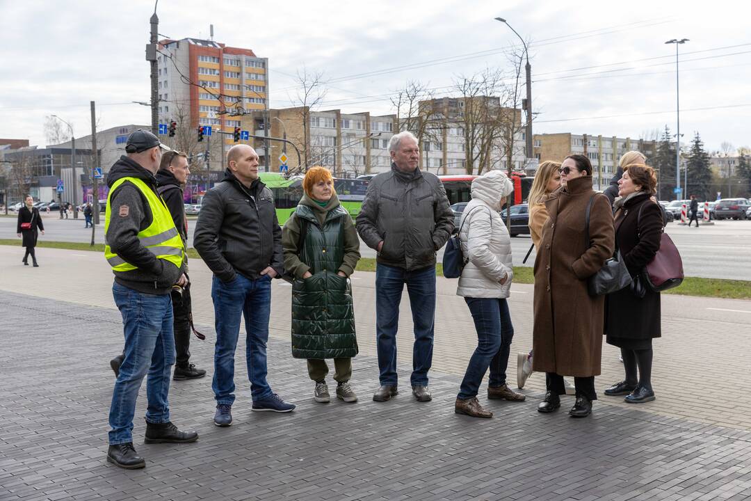 Piketas prieš karjerą Pakarklės miške