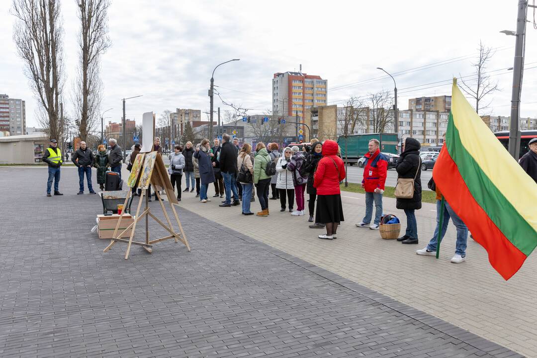 Piketas prieš karjerą Pakarklės miške