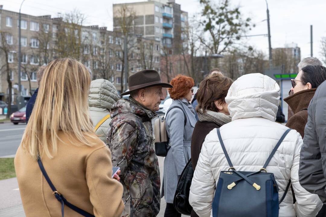 Piketas prieš karjerą Pakarklės miške