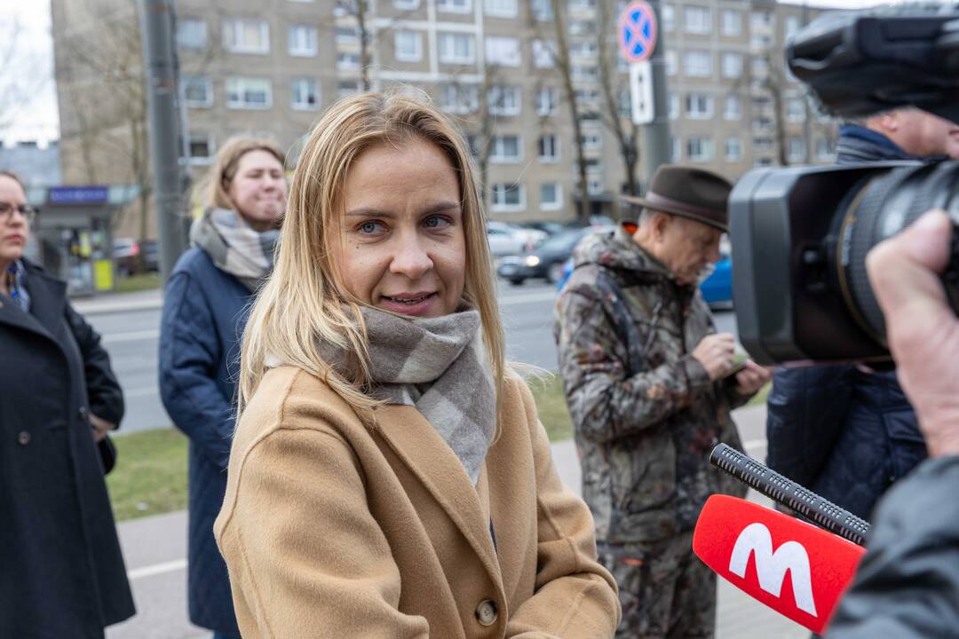 Piketas prieš karjerą Pakarklės miške