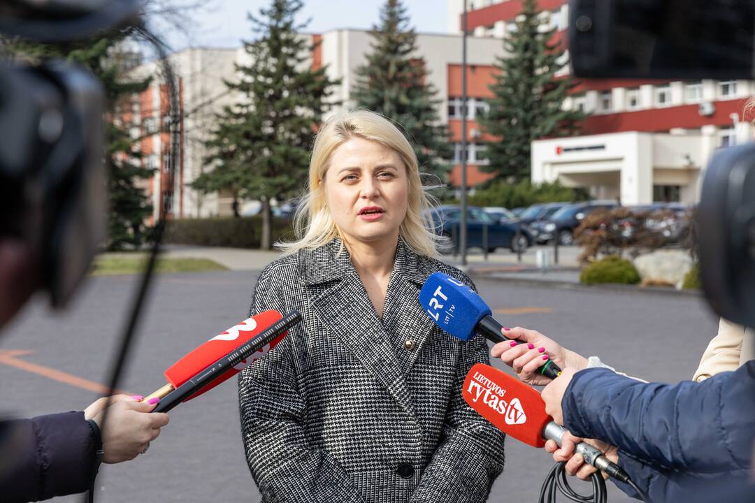 Piketas prieš karjerą Pakarklės miške