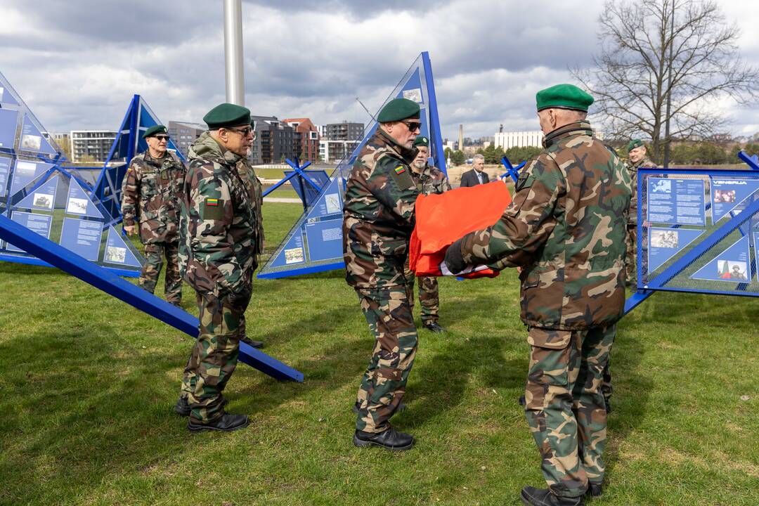 20 metų – kartu su NATO (vėliavos pakėlimas Kaune)