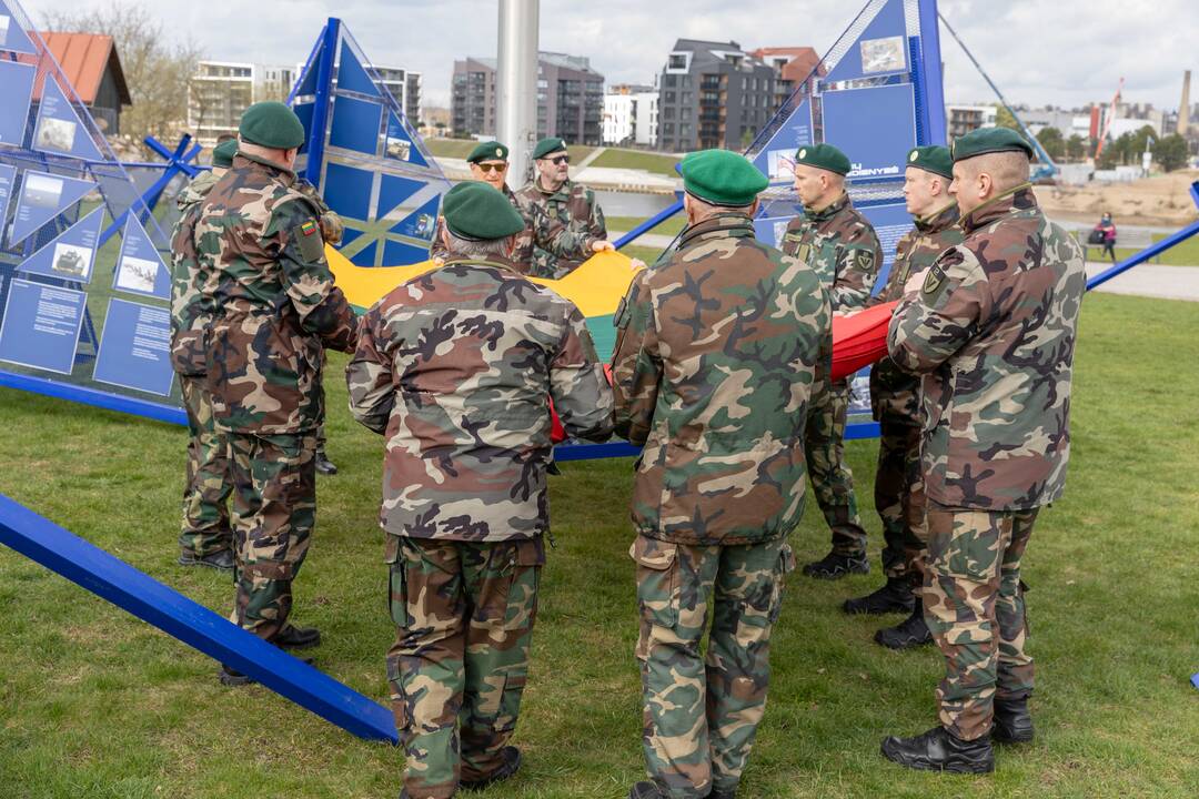 20 metų – kartu su NATO (vėliavos pakėlimas Kaune)