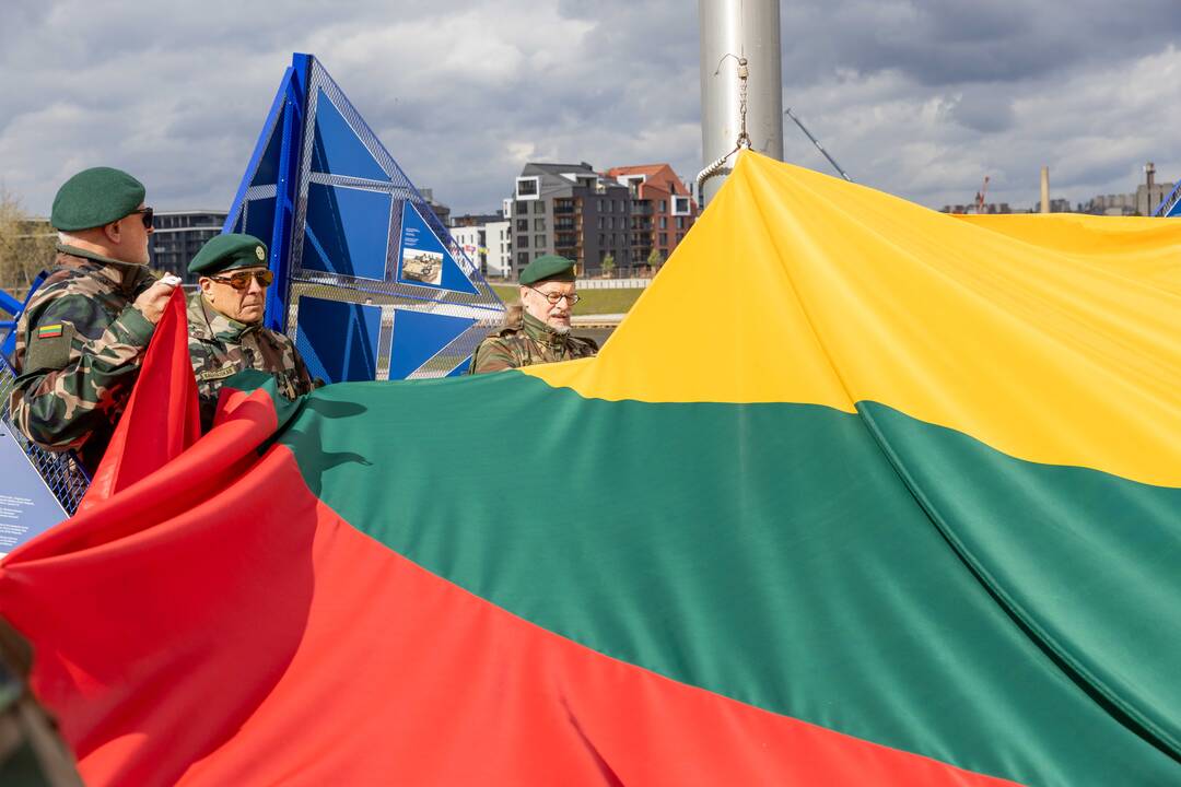 20 metų – kartu su NATO (vėliavos pakėlimas Kaune)