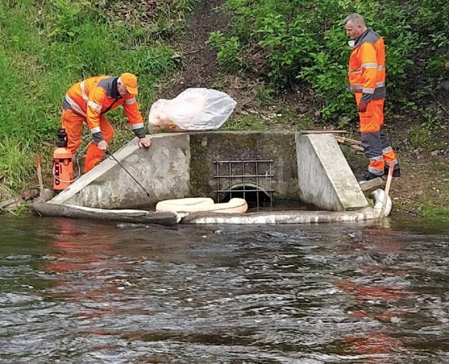 Į Vilnelės upę išsiliejo teršalai