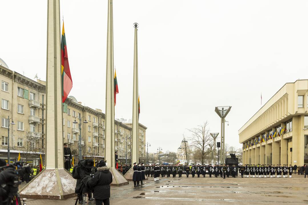 Valstybės vėliavos pakėlimo ceremonija Nepriklausomybės aikštėje 2024 m.