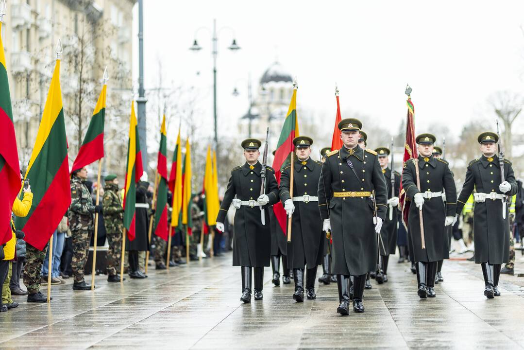 Valstybės vėliavos pakėlimo ceremonija Nepriklausomybės aikštėje 2024 m.