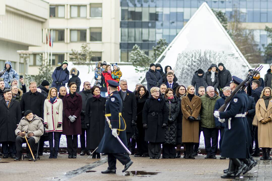 Valstybės vėliavos pakėlimo ceremonija Nepriklausomybės aikštėje 2024 m.