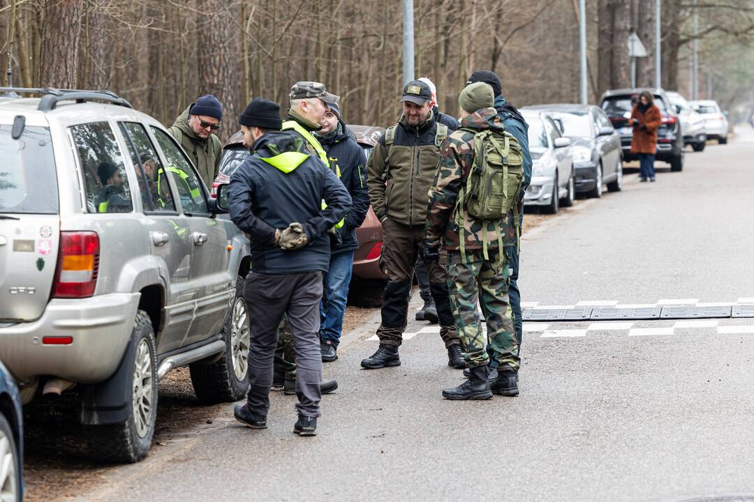 Prie L. Volkovo namų dirba policijos pareigūnai