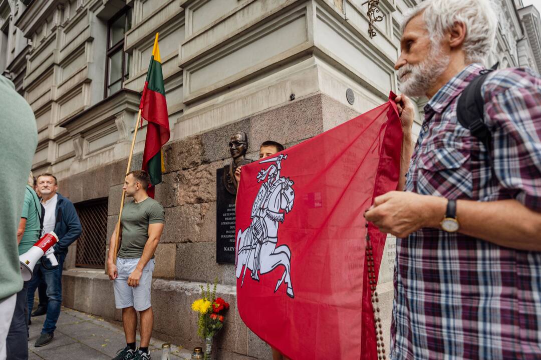 Vilniuje nuimta be leidimo pakabinta atminimo lenta K. Škirpai