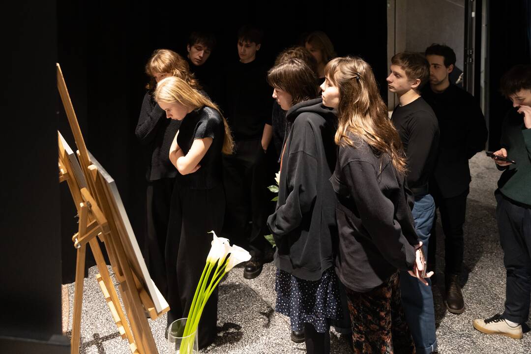 Atsisveikinimas su A. Kulikausku Keistuolių teatro scenoje