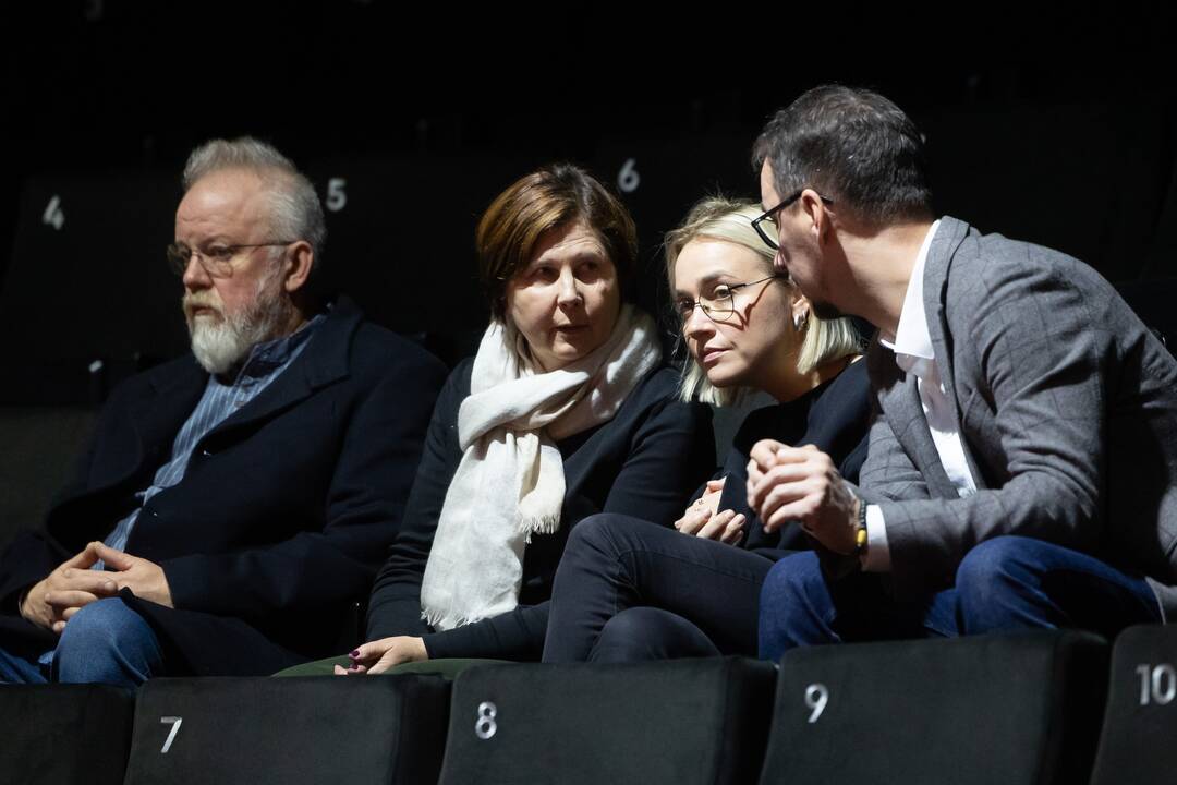 Atsisveikinimas su A. Kulikausku Keistuolių teatro scenoje
