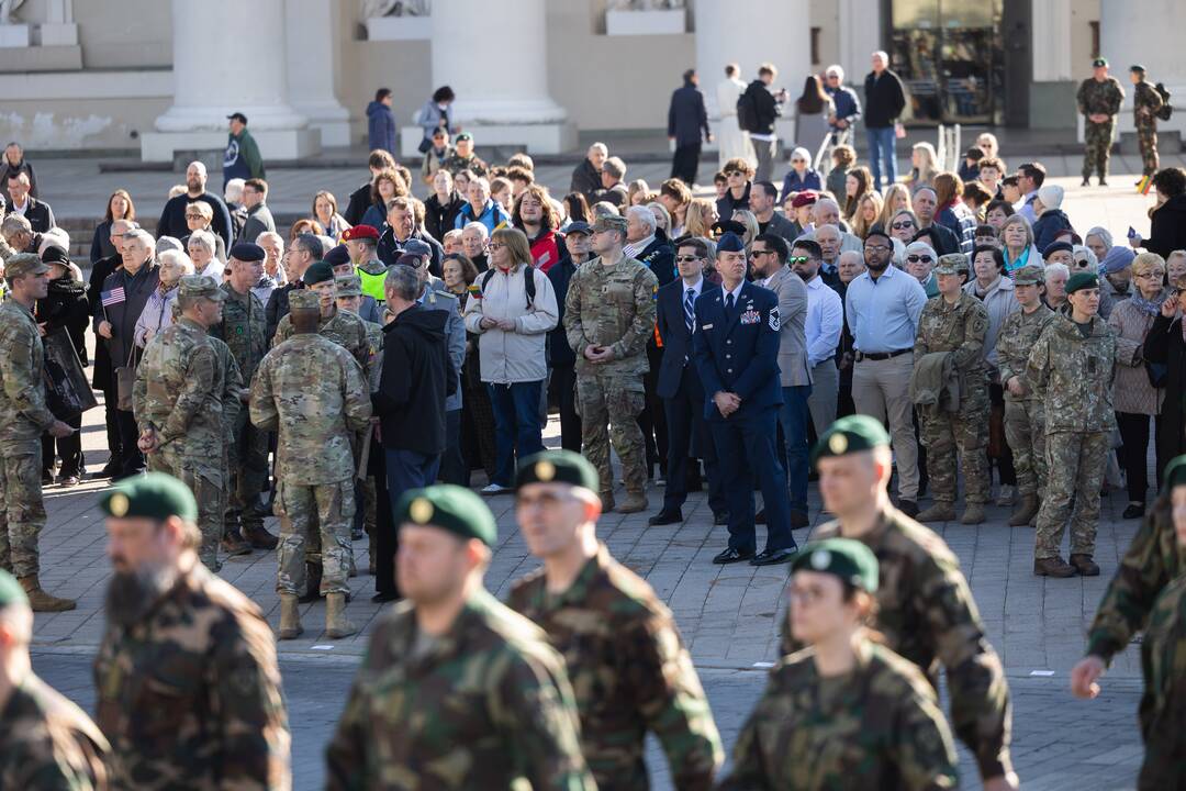 Pratybose žuvusių JAV karių pagerbimo ceremonija