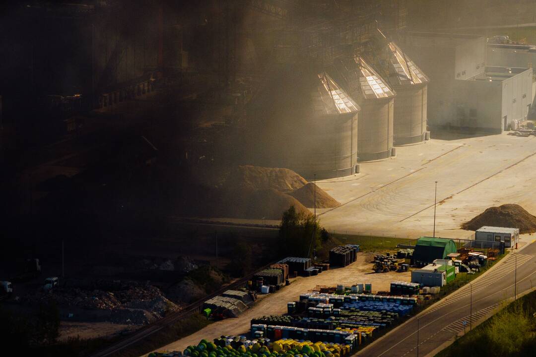 Gaisras atliekų tvarkymo gamykloje „Energesman“