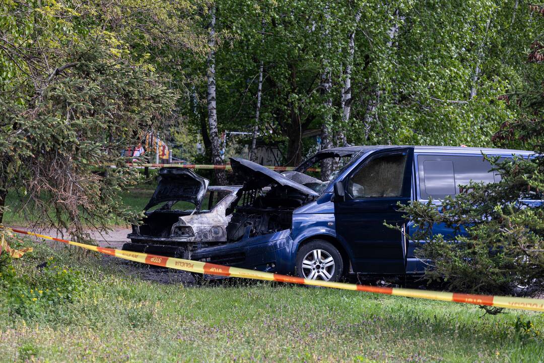 Sostinės kieme – BMW gaisras