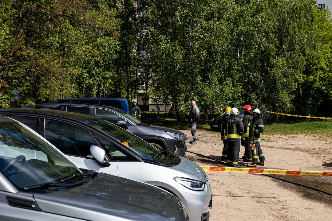 Sostinės kieme – BMW gaisras