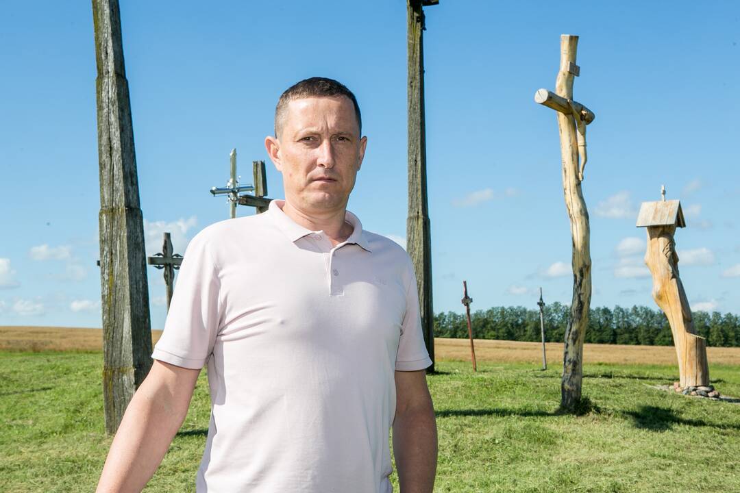 Nauda: metalinės žaliuzės varpinės bokšte ne tik pagerino estetinį vaizdą, bet ir neleis išsisklaidyti varpo garsui.