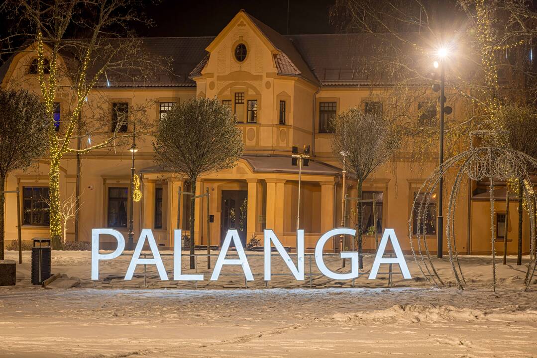 Palangoje įžiebta Kalėdų eglė 2023