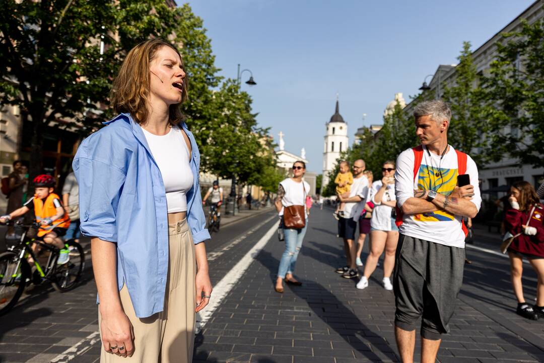 Prie Nacionalinio dramos teatro – performansas Ukrainai