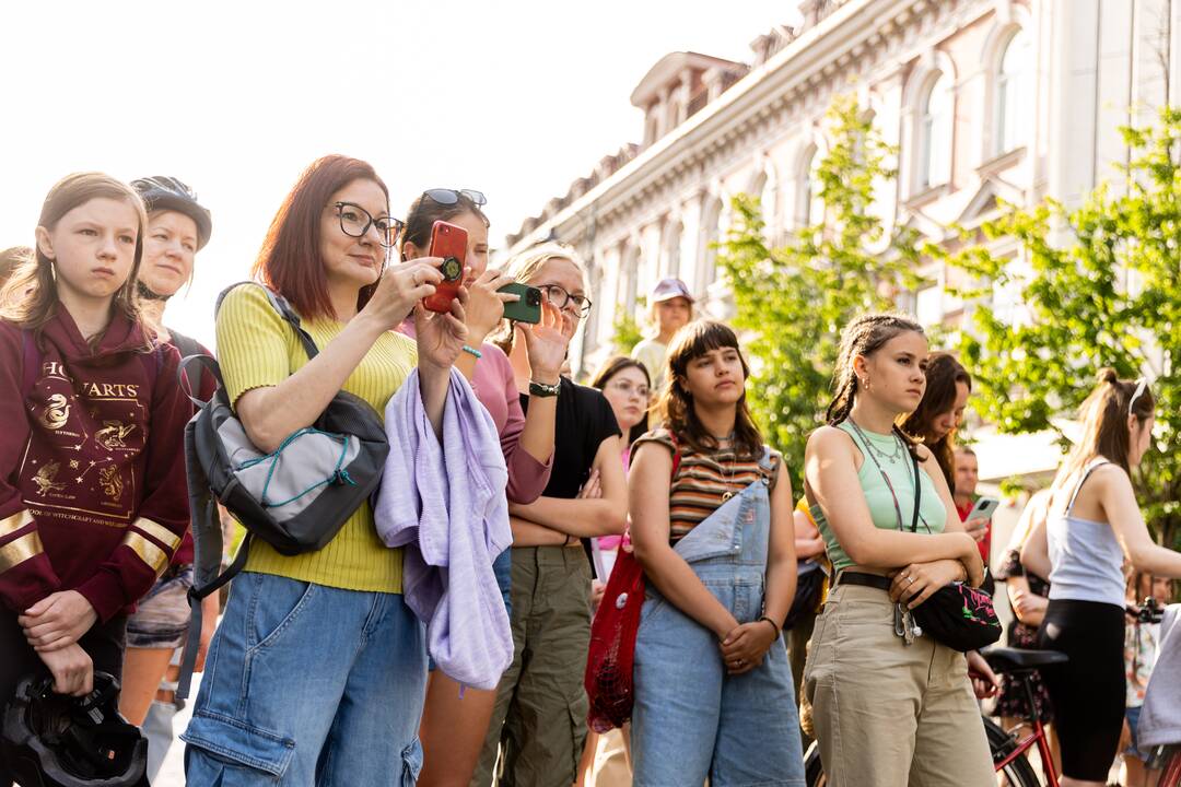 Prie Nacionalinio dramos teatro – performansas Ukrainai