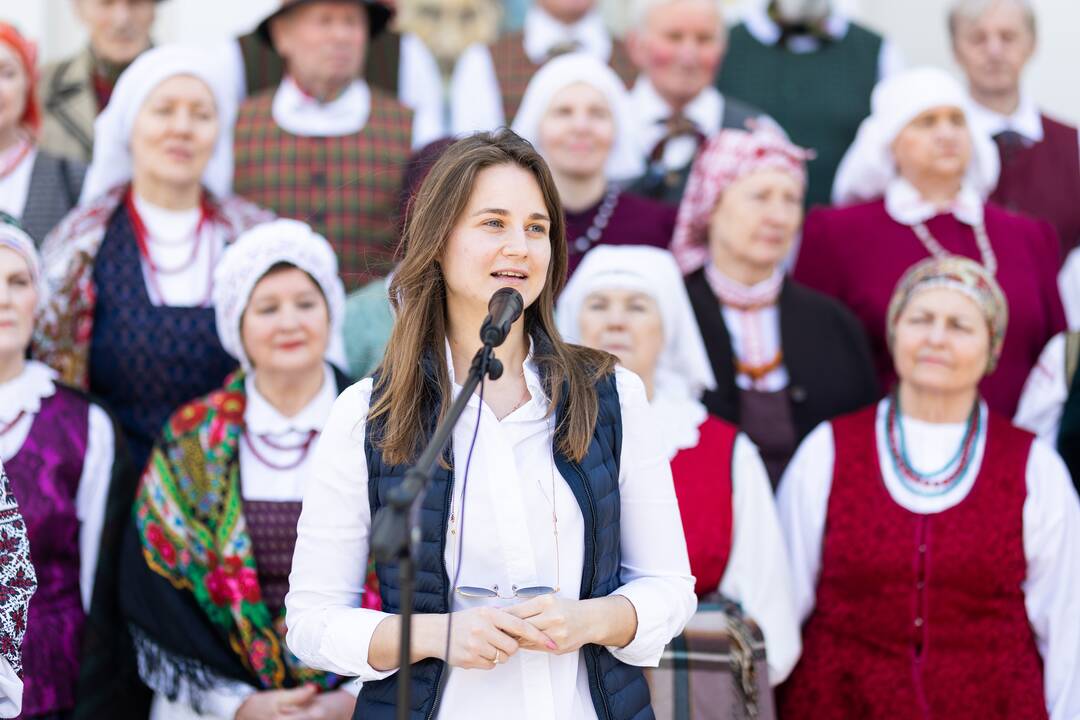 Saulėgrąžų sodinimo akcija Tuskulėnų rimties parke